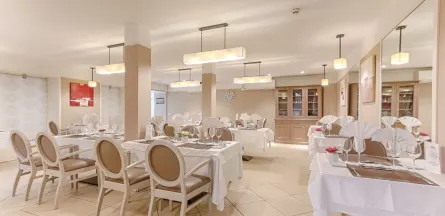 Résidence : EHPAD Maisons de Famille la Roseraie
