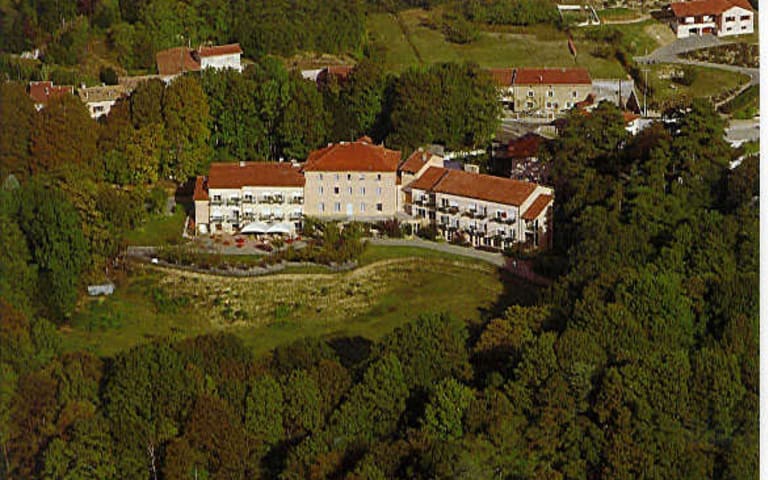 EHPAD à Anjou (38150)