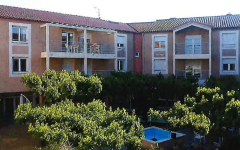 EHPAD Enclos Saint-Césaire - photo 4