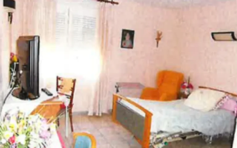 Résidence : EHPAD Enclos Saint-Césaire