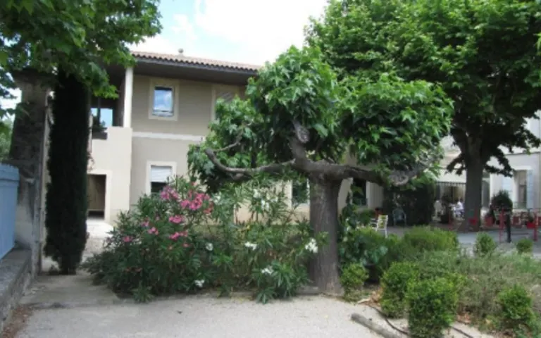 EHPAD Public Vallée des Baux - photo 4