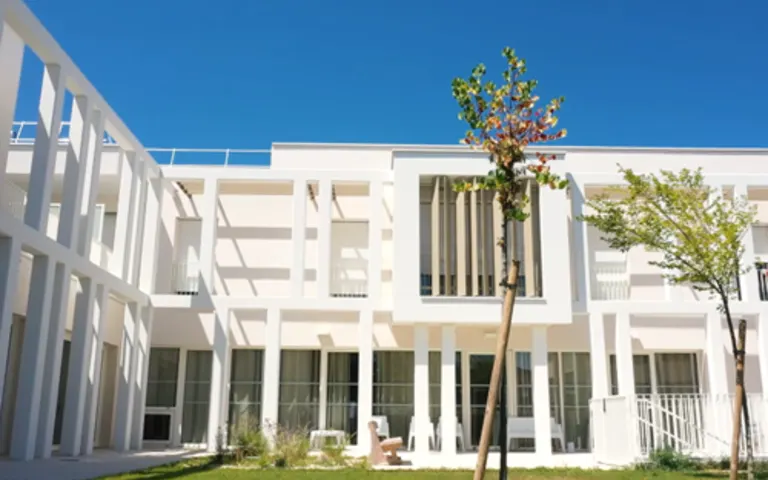 Les Acacias - EHPAD et Villa - photo 2