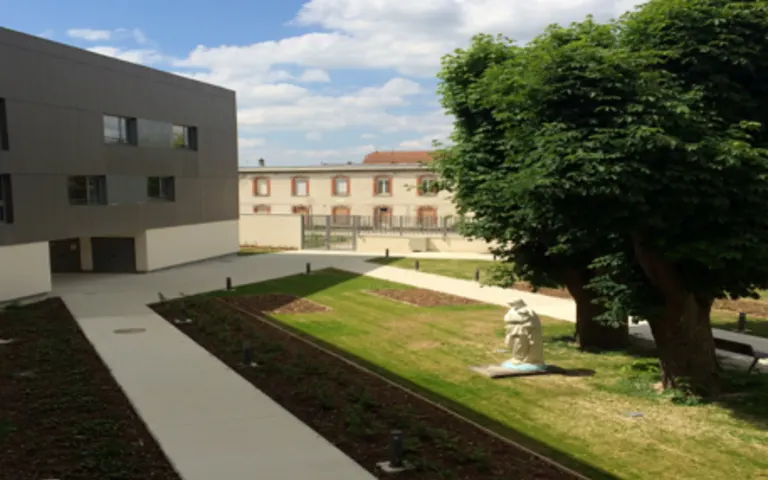 EHPAD Résidence Monseigneur Bardonne - photo 4