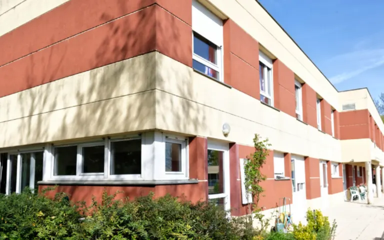 Résidence : EHPAD de l'Association de Villepinte du Château d'Ay