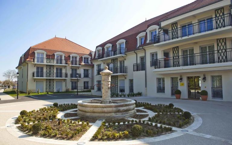 Villa Medicis  Beaune - photo 4