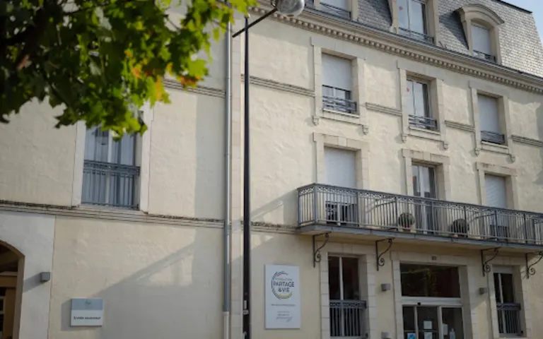 Résidence : EHPAD Résidence de Raymond