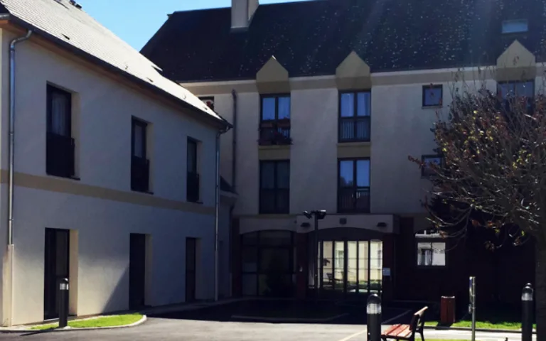 Résidence : EHPAD Saint-Corneil
