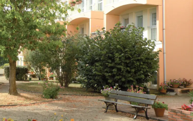 Foyer-Logement Gilbert Bailly - photo 4