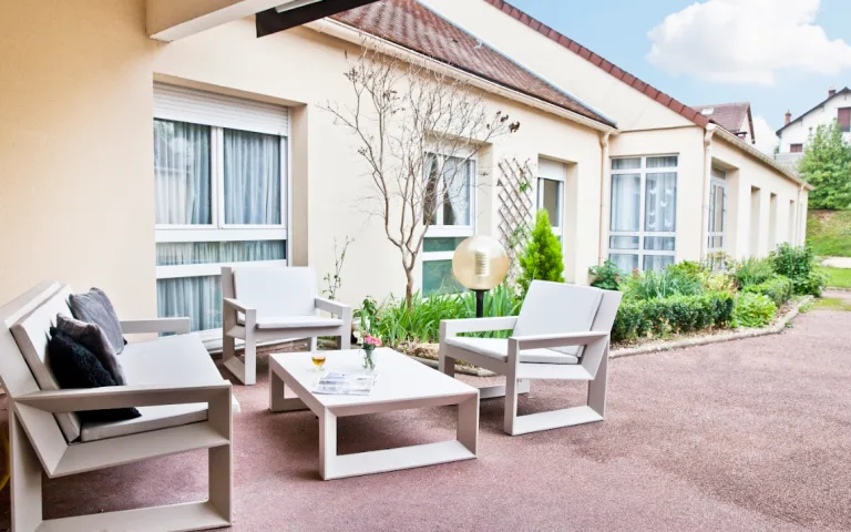 EHPAD à Vernou-la-Celle-sur-Seine (77670)