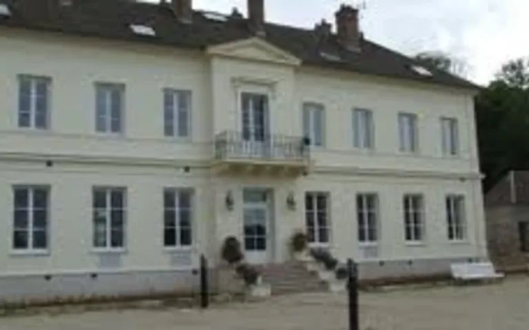EHPAD le Château de Challeau - photo 2