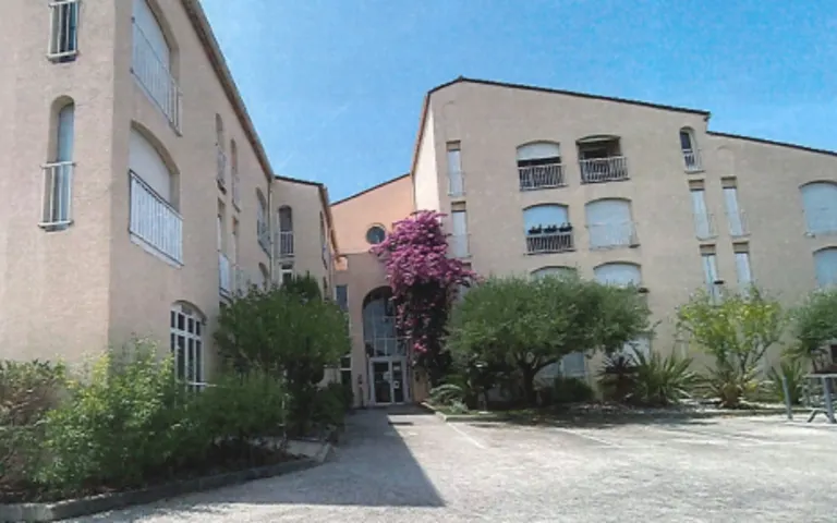 Foyer-Logement Roger-Mistral - photo 5
