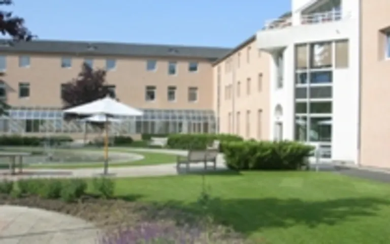 EHPAD Centre de Gérontologie Clinique Léopold Bellan - photo 4