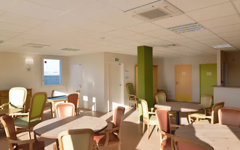 Solemnes Courbevoie - photo 3