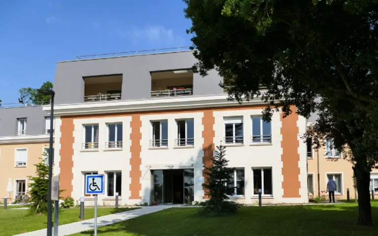 Résidence : EHPAD Maison Saint-Charles