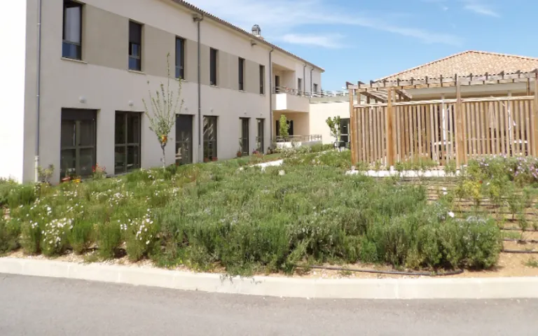 EHPAD à Saint-Quentin-la-Poterie (30700)
