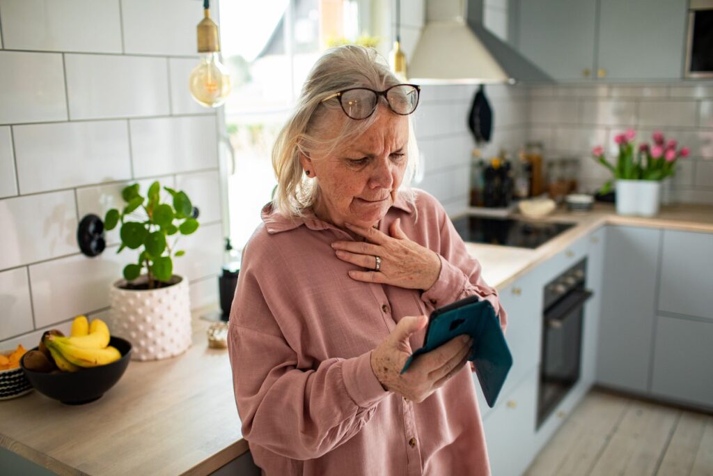Reste à charge moyen 1 800 €mois les aides oubliées par 1 famille sur 3