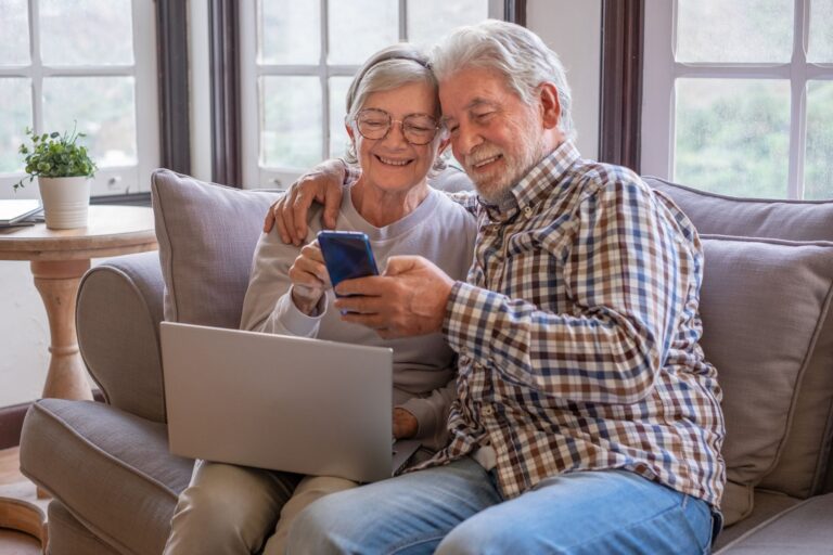 Résidence services seniors ou EHPAD en 2026 : coûts, services et comment choisir