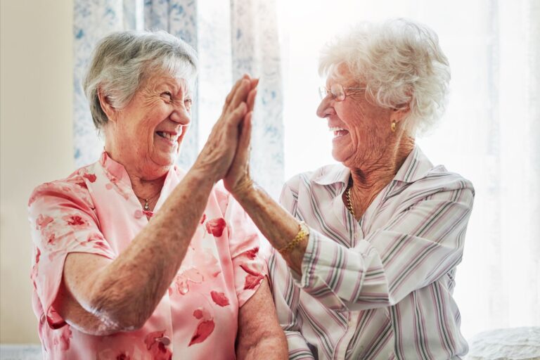 Déménager en résidence services seniors : quand et comment décider en 2026